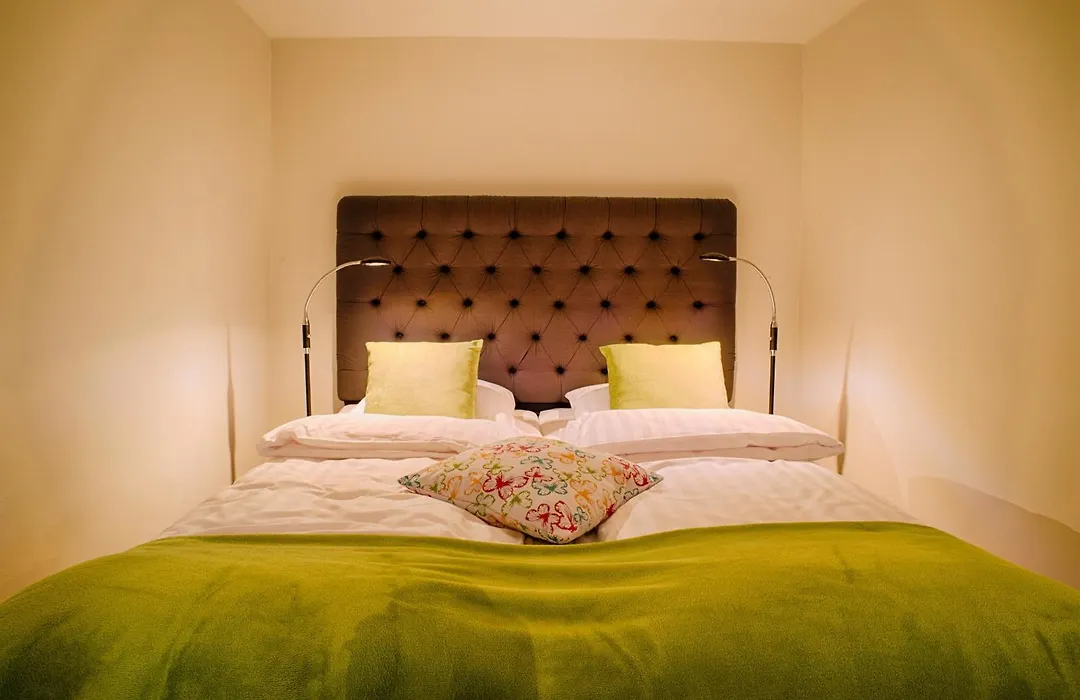 H5 Hotel-1